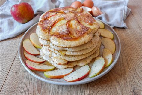 Fluffy German Apple Pancakes (Apfelpfannkuchen)