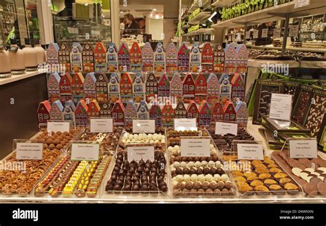 belgian chocolate shop window, brugge, belgium Stock Photo: 54655741 - Alamy