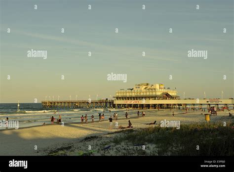 Daytona beach pier hi-res stock photography and images - Alamy