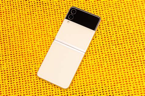 The Z Flip 3 has an eye-catching design and comes in 7 colors - CNET