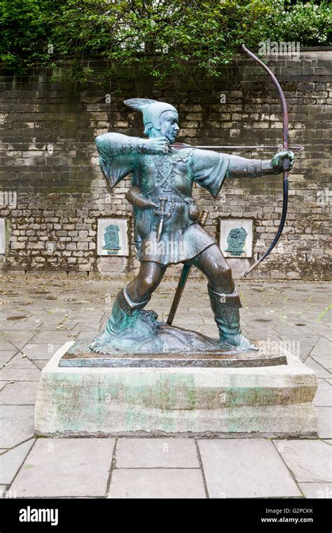 Statue of Robin Hood, Nottingham Castle, Nottingham, England, UK Stock Photo - Alamy