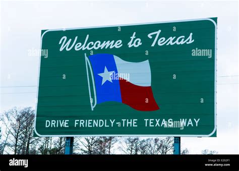 Texas border sign with Louisiana on Interstate 10 Welcome to Texas ...