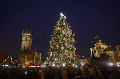 A gorgeous Christmas tree was lit up in Prague, Czech Republic. | The Most Gorgeous Holiday ...