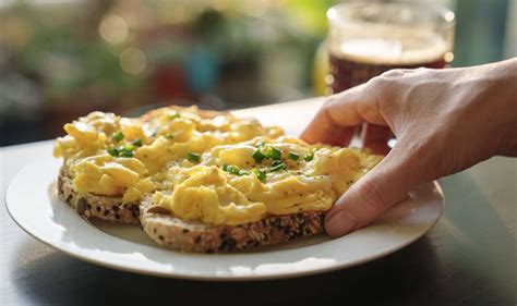 Jamie Oliver shares how to make 'perfect' scrambled eggs | Express.co.uk