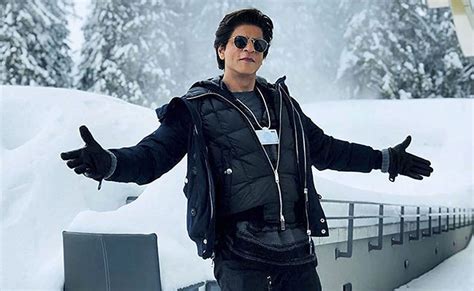 शाहरुख खान बोले, दावोस में आके ये ना किया तो क्‍या किया? | Shah Rukh Khan strikes his signature ...