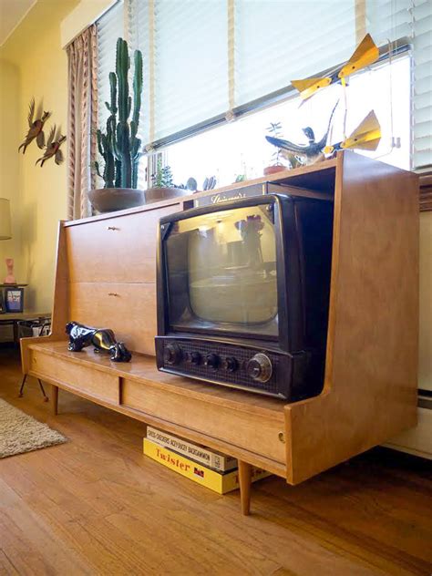 Chris's DIY midcentury modern TV cabinet inspired by Paul McCobb ...