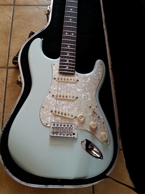 Photo Fender Deluxe Roadhouse Stratocaster [2013-2015] : Fender Deluxe ...