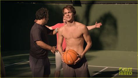 Johnny Simmons Goes Shirtless for 'Late Bloomer' Basketball Scene ...