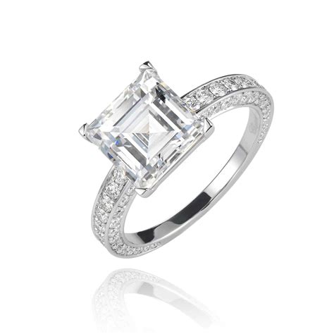 3.19ct step-cut diamond engagement ring | Chopard | The Jewellery Editor