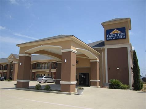 EXECUTIVE INN AND SUITES - Updated 2024 Reviews & Photos