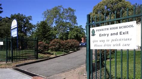 ‘Hoax bomb threat’ at Penrith High | Daily Telegraph