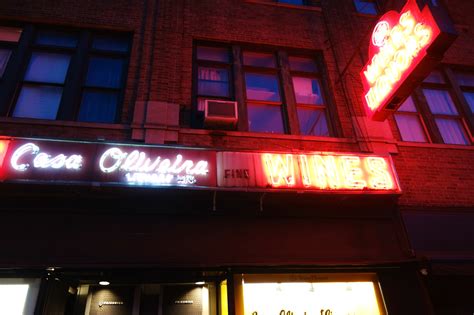 The Nostalgic Glow of New York City’s Remaining Historic Neon Signs