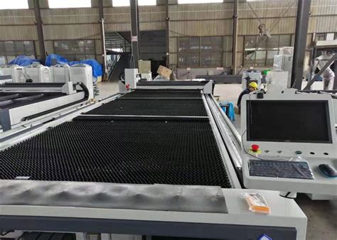 Fast Speed Fiber Optic Laser Cutting Machine Good Processing Flexibility