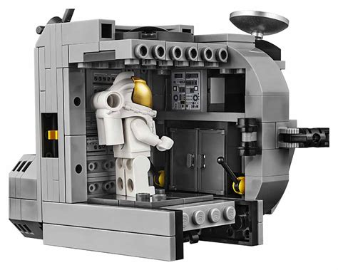 LEGO Celebrates Apollo 11's 50th Anniversary With New Playset