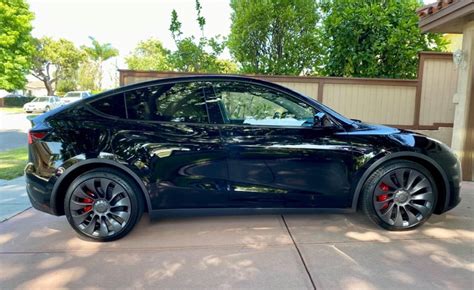 Black-on-Black Tesla Model Y Performance Deliveries Look Stunning [PICS] - TeslaNorth.com