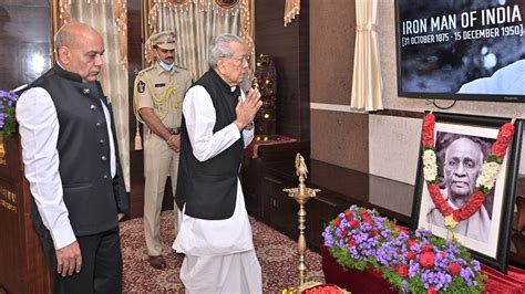 AP Governor pays tributes to Sardar Vallabhbhai Patel on birth ...