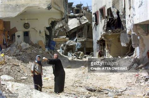 Battle Of Jenin 2002 Photos and Premium High Res Pictures - Getty Images