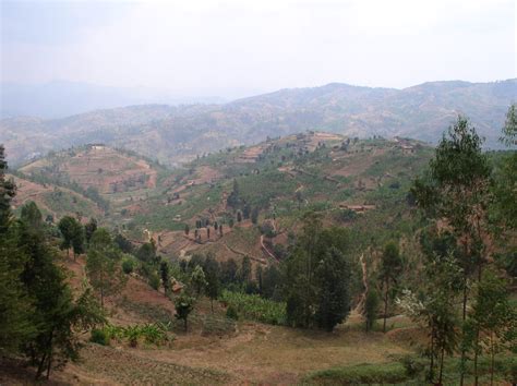 File:Rwanda Gitarama landscape.JPG - Wikimedia Commons