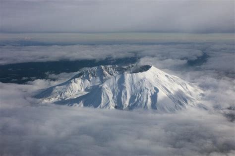 Climber Dies After Fall Into Volcano Crater | internewsgroup