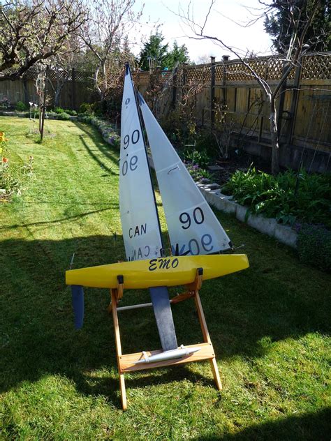 Tom'nDian Thornton's Spot: RC Sailing - Folding Wood Boat Stand - IOM