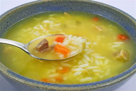 Receta de Sopa de pollo con arroz | Recetas de comida