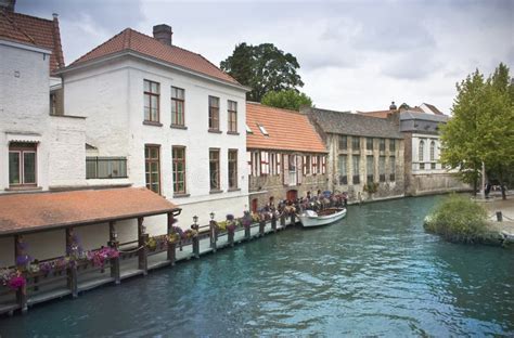 Canal in Brugge stock photo. Image of reflection, sightseeing - 20668922