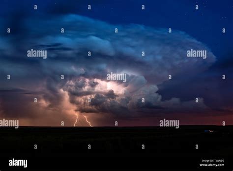 Cumulonimbus hi-res stock photography and images - Alamy