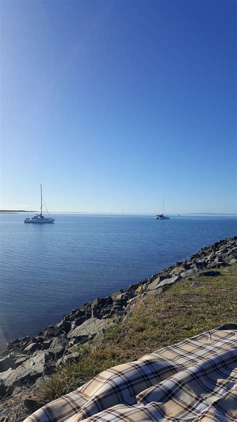 Raby Bay Foreshore Park Beach - 90-110 Sentinel Ct, Cleveland QLD 4163, Australia