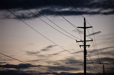 California's regionally isolated power grid leaves state vulnerable to failure - CalMatters