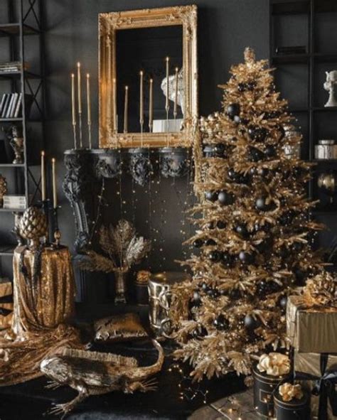 54 Super Elegant Black And Gold Christmas Décor Ideas - DigsDigs