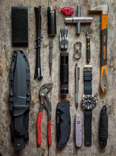 What Are EDC Essentials – The Must Have List For Everyday Carry