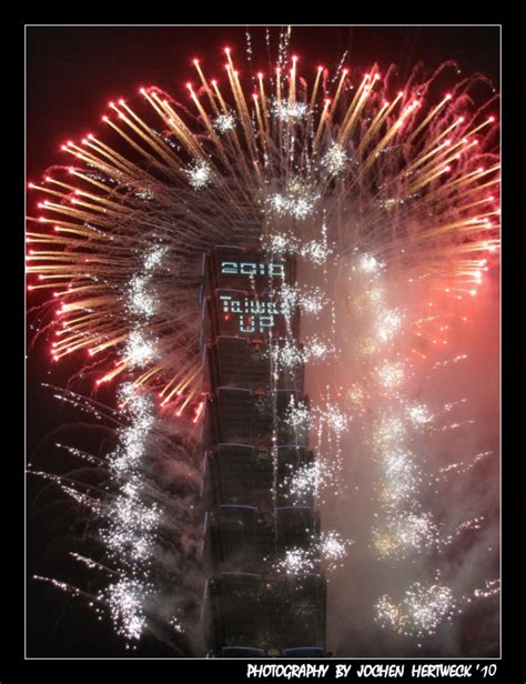 Taipei 101 fireworks for NY 2010 | SkyscraperCity Forum