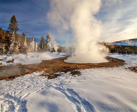 Yellowstone Hiking Trips & Tours - Yellowstone Hiking Guides