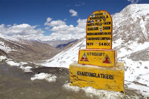 Khardung Pass, Ladakh, India Editorial Photo - Image of landmark ...