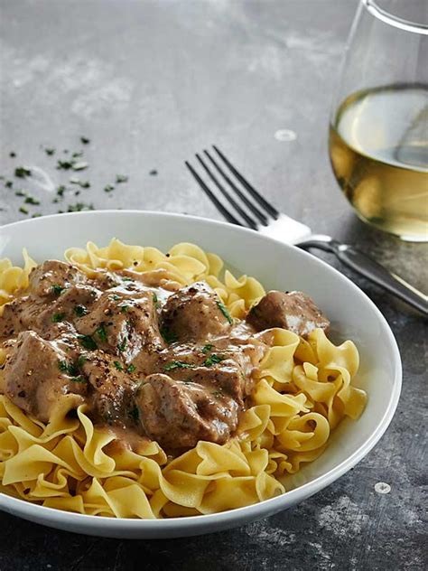 Slow Cooker Beef Stroganoff | RecipeLion.com