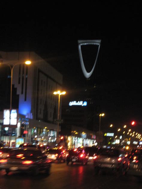 Riyadh, Saudi Arabia | Olaiya Street at night | Andrew A. Shenouda | Flickr