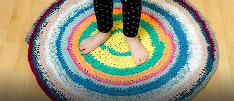 How to Make a Homemade Rug from Scratch | Zameen Blog