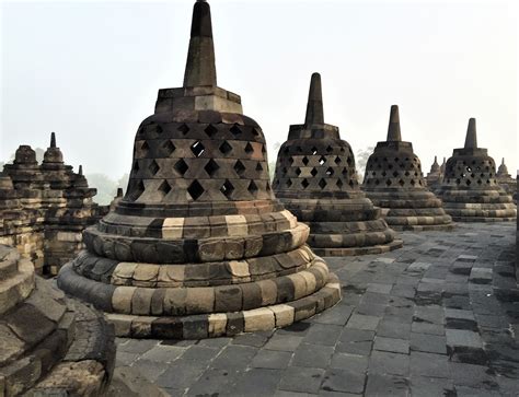 Borobudur – borobudur_stupa_ip4en image