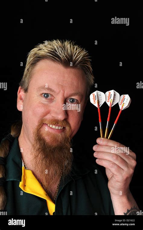 Australian darts player Simon Whitlock Stock Photo - Alamy