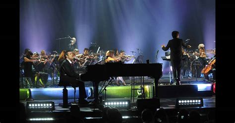 Julien Clerc en concert au Palais des Congrès de Paris, le 13 janvier ...