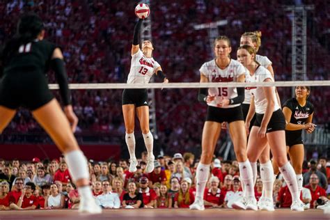 Nebraska volleyball remains undefeated with win over Michigan State