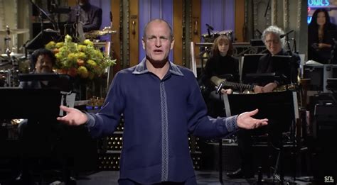 [WATCH] Woody Harrelson Seemed To Tell 'SNL' Anti-Vax Joke