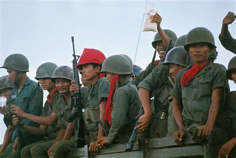 Vietnam War 1972 - Convoy of ARVN Troops - Chơn Thành, QL13 in 2021 | Vietnam war, Vietnam war ...