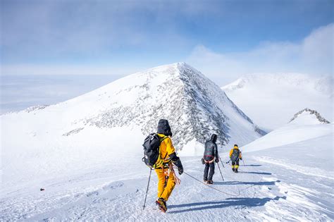 Mount Vinson– Antarctica 4,892m / 16,050ft. - Madison Mountaineering