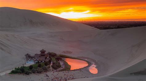 Live: Crescent-shaped lake surrounded by desert in NW China - CGTN