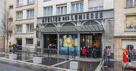 Guide to Atelier des Lumières Paris: Exhibition & Tips 2024