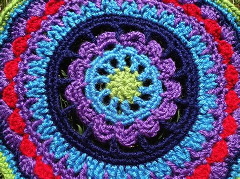 Stitch This, Freud!: Graceful Mandala crocheted wall hanging - Free Pattern