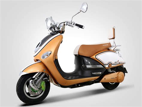 China Retro Electric Scooter with 1500W Power (LEV016) - China Electric Motor, Electric Motorcycle