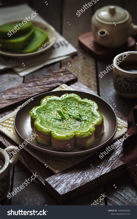 Bolu Kemojo Traditional Cake Typical Malay Stock Photo 1696436356 ...