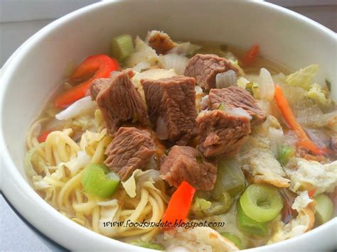 FOODS & Etc.: Mami (Philippine beef noodle soup)